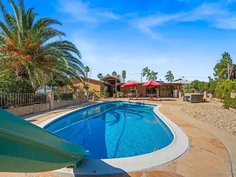 Exterior - 1550 Keyes Rd, Ramona, CA 92065 photo 10 of 17