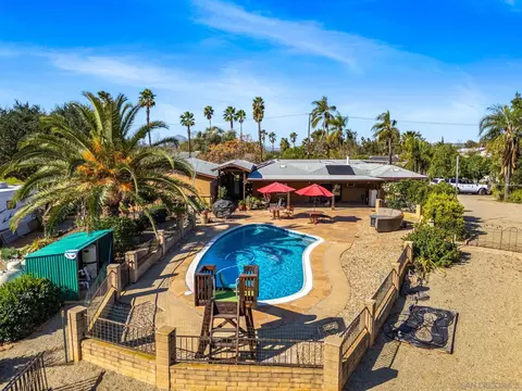 Exterior - 1550 Keyes Rd, Ramona, CA 92065 photo 5 of 17