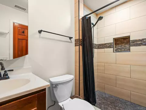 Bath - 1550 Keyes Rd, Ramona, CA 92065 photo 1 of 4