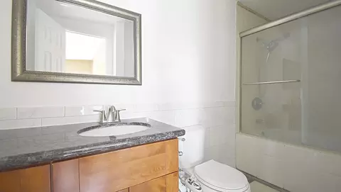 Bath - 1040 Second Ave, Chula Vista, CA 91911 photo 2 of 5