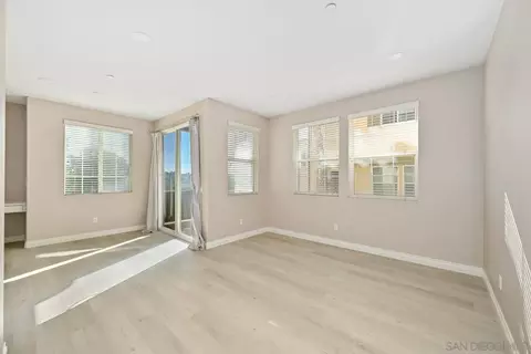 Living - 5074 Cascade Way #102, Oceanside, CA 92057 photo 2 of 4