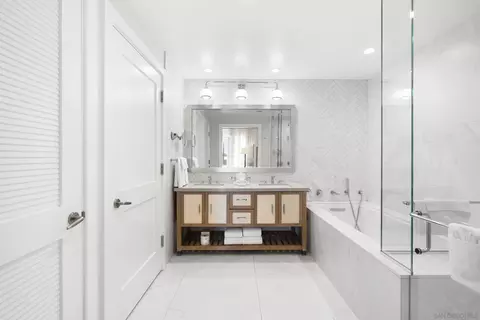 Bath - 1500 Orange Ave #38, Coronado, CA 92118 photo 1 of 5