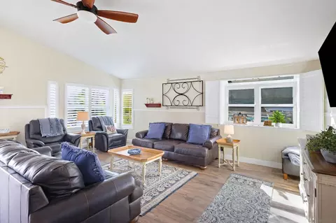 2121 Emberwood Way, Escondido, CA 92029 photo 4