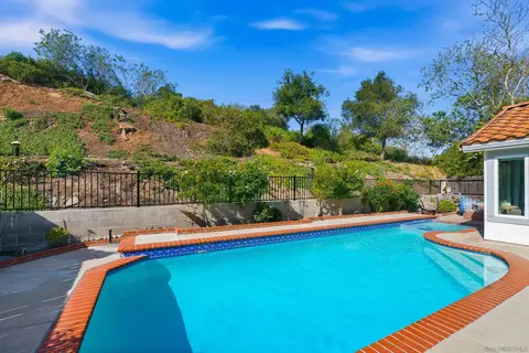 2121 Emberwood Way, Escondido, CA 92029 photo 21