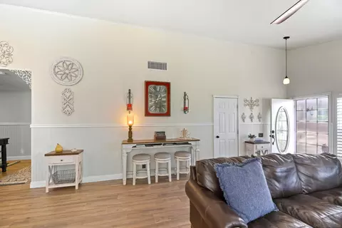 2121 Emberwood Way, Escondido, CA 92029 photo 3