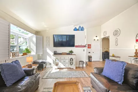 2121 Emberwood Way, Escondido, CA 92029 photo 5