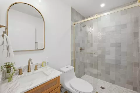 Bath - 1926 Springdale Ln, Encinitas, CA 92024 photo 1 of 3