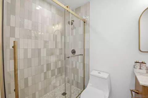 Bath - 1926 Springdale Ln, Encinitas, CA 92024 photo 3 of 3