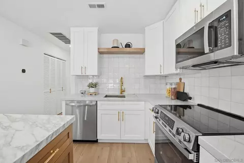 Kitchen - 1926 Springdale Ln, Encinitas, CA 92024 photo 2 of 3