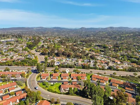 View/Area - 1926 Springdale Ln, Encinitas, CA 92024 photo 5 of 6
