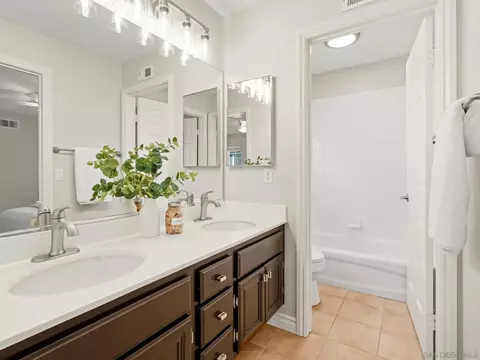 Bath - 8754 Gracilior Pl, Escondido, CA 92026 photo 2 of 3