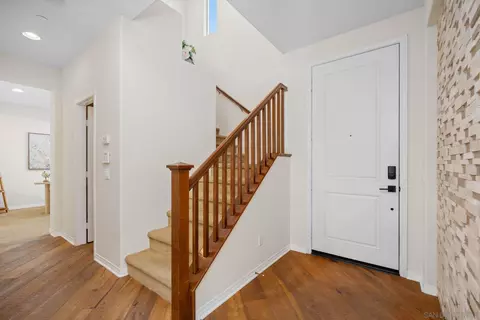 Entry Way - 3595 Glen Ave, Carlsbad, CA 92010 photo 2 of 4