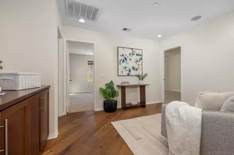 Entry Way - 3595 Glen Ave, Carlsbad, CA 92010 photo 4 of 4