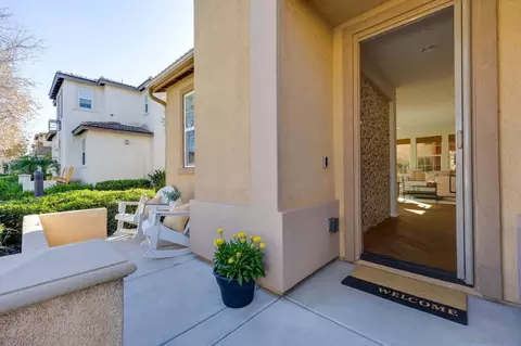Exterior - 3595 Glen Ave, Carlsbad, CA 92010 photo 5 of 15