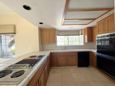 Kitchen - 14109 Arbolitos Dr, Poway, CA 92064 photo 2 of 4