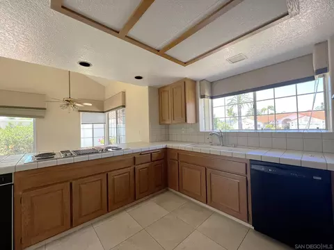 Kitchen - 14109 Arbolitos Dr, Poway, CA 92064 photo 3 of 4
