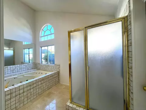 Bath - 14109 Arbolitos Dr, Poway, CA 92064 photo 2 of 5