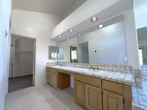 Bath - 14109 Arbolitos Dr, Poway, CA 92064 photo 3 of 5