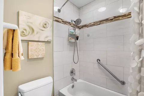 Bath - 690 False Point Ct, Chula Vista, CA 91911 photo 4 of 5