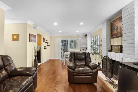 Living - 690 False Point Ct, Chula Vista, CA 91911 photo 3 of 4