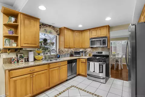 Kitchen - 690 False Point Ct, Chula Vista, CA 91911 photo 1 of 3