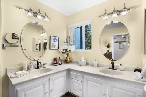 Bath - 690 False Point Ct, Chula Vista, CA 91911 photo 1 of 5