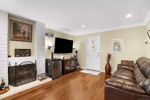 Living - 690 False Point Ct, Chula Vista, CA 91911 photo 2 of 4