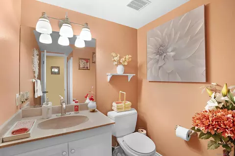 Bath - 690 False Point Ct, Chula Vista, CA 91911 photo 5 of 5