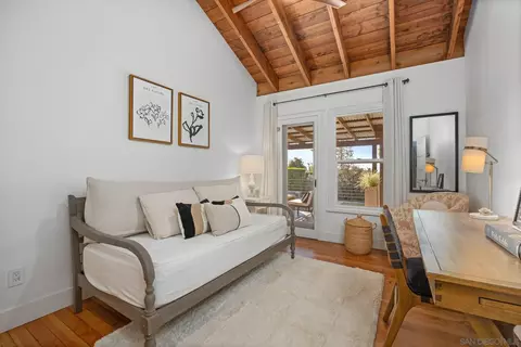 Bedroom - 554 556 Stratford Dr, Encinitas, CA 92024 photo 3 of 8