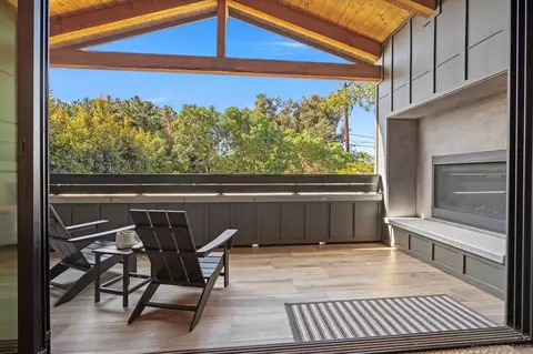 Exterior - 554 556 Stratford Dr, Encinitas, CA 92024 photo 11 of 14