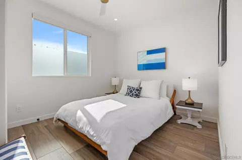 Bedroom - 554 556 Stratford Dr, Encinitas, CA 92024 photo 5 of 8