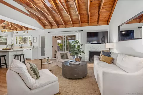 Living - 554 556 Stratford Dr, Encinitas, CA 92024 photo 1 of 2