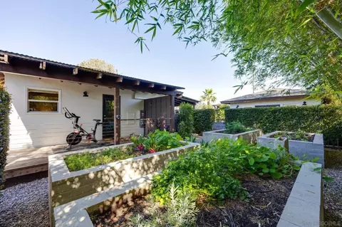 Exterior - 554 556 Stratford Dr, Encinitas, CA 92024 photo 9 of 14