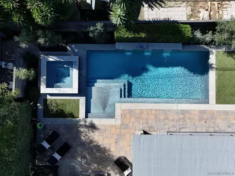 Exterior - 554 556 Stratford Dr, Encinitas, CA 92024 photo 3 of 14