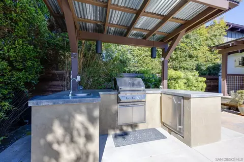 Kitchen - 554 556 Stratford Dr, Encinitas, CA 92024 photo 3 of 7