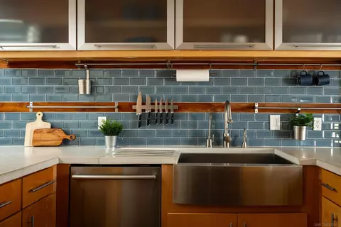 Kitchen - 698 Hygeia Ave, Encinitas, CA 92024 photo 1 of 4