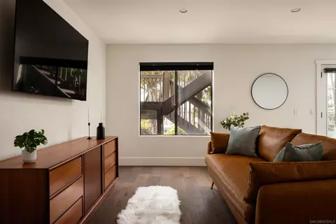 Living - 698 Hygeia Ave, Encinitas, CA 92024 photo 2 of 2