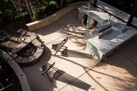 Exterior - 698 Hygeia Ave, Encinitas, CA 92024 photo 5 of 8