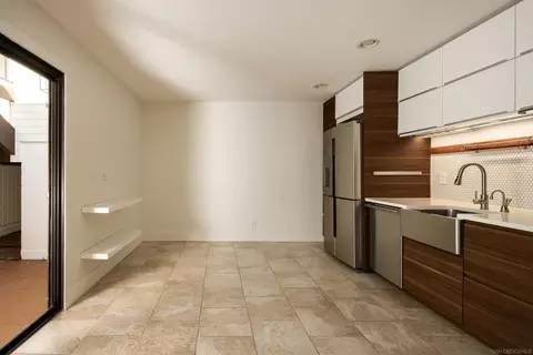 Kitchen - 698 Hygeia Ave, Encinitas, CA 92024 photo 4 of 4