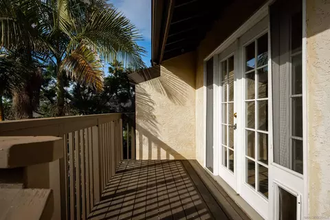 Exterior - 698 Hygeia Ave, Encinitas, CA 92024 photo 4 of 8