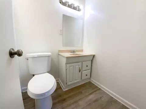 Bath - 1494 Dumar Ave, El Cajon, CA 92019 photo 1 of 2