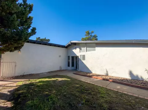 Exterior - 1494 Dumar Ave, El Cajon, CA 92019 photo 4 of 7