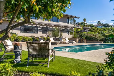 Exterior - 7846 Esterel Dr, La Jolla, CA 92037 photo 11 of 20