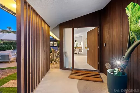 Entry Way - 7846 Esterel Dr, La Jolla, CA 92037 photo 1 of 2