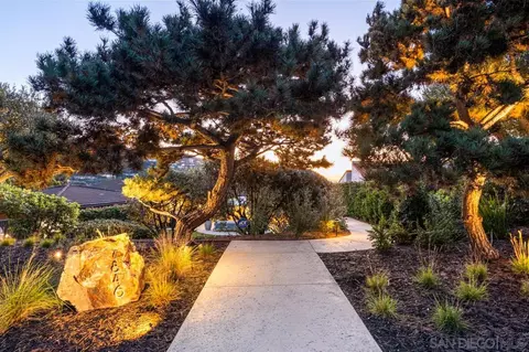 Exterior - 7846 Esterel Dr, La Jolla, CA 92037 photo 1 of 20
