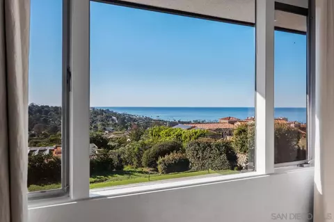 View/Area - 7846 Esterel Dr, La Jolla, CA 92037 photo 6 of 7