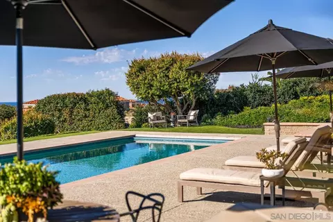 Exterior - 7846 Esterel Dr, La Jolla, CA 92037 photo 13 of 20
