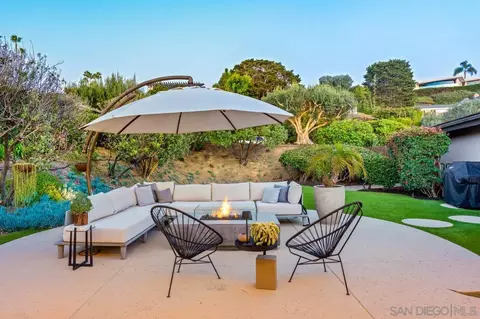 Exterior - 7846 Esterel Dr, La Jolla, CA 92037 photo 8 of 20