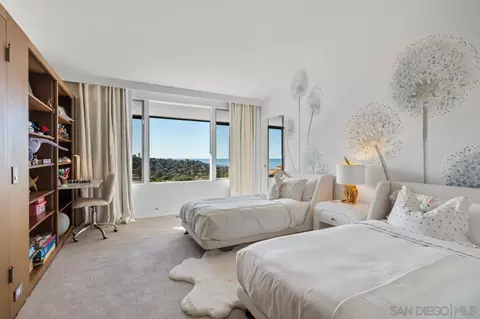 Bedroom - 7846 Esterel Dr, La Jolla, CA 92037 photo 6 of 9