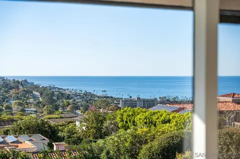 View/Area - 7846 Esterel Dr, La Jolla, CA 92037 photo 4 of 7